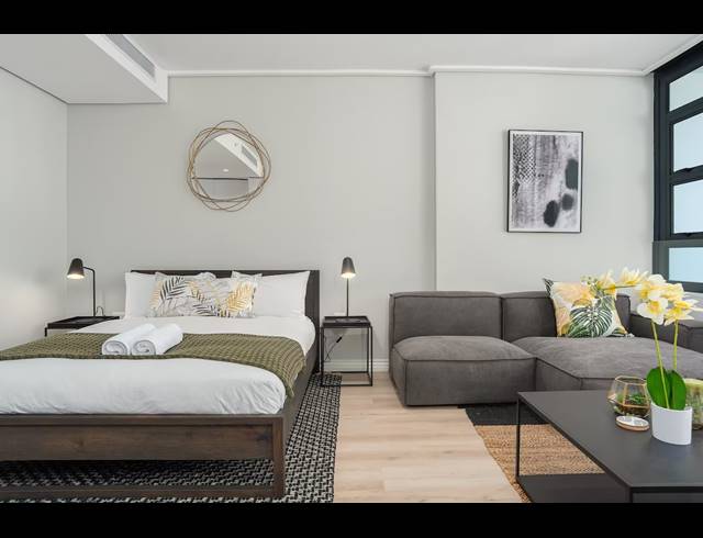 0.5 BEDROOM APARTMENT FOR SALE IN CAPE TOWN CITY CENTRE